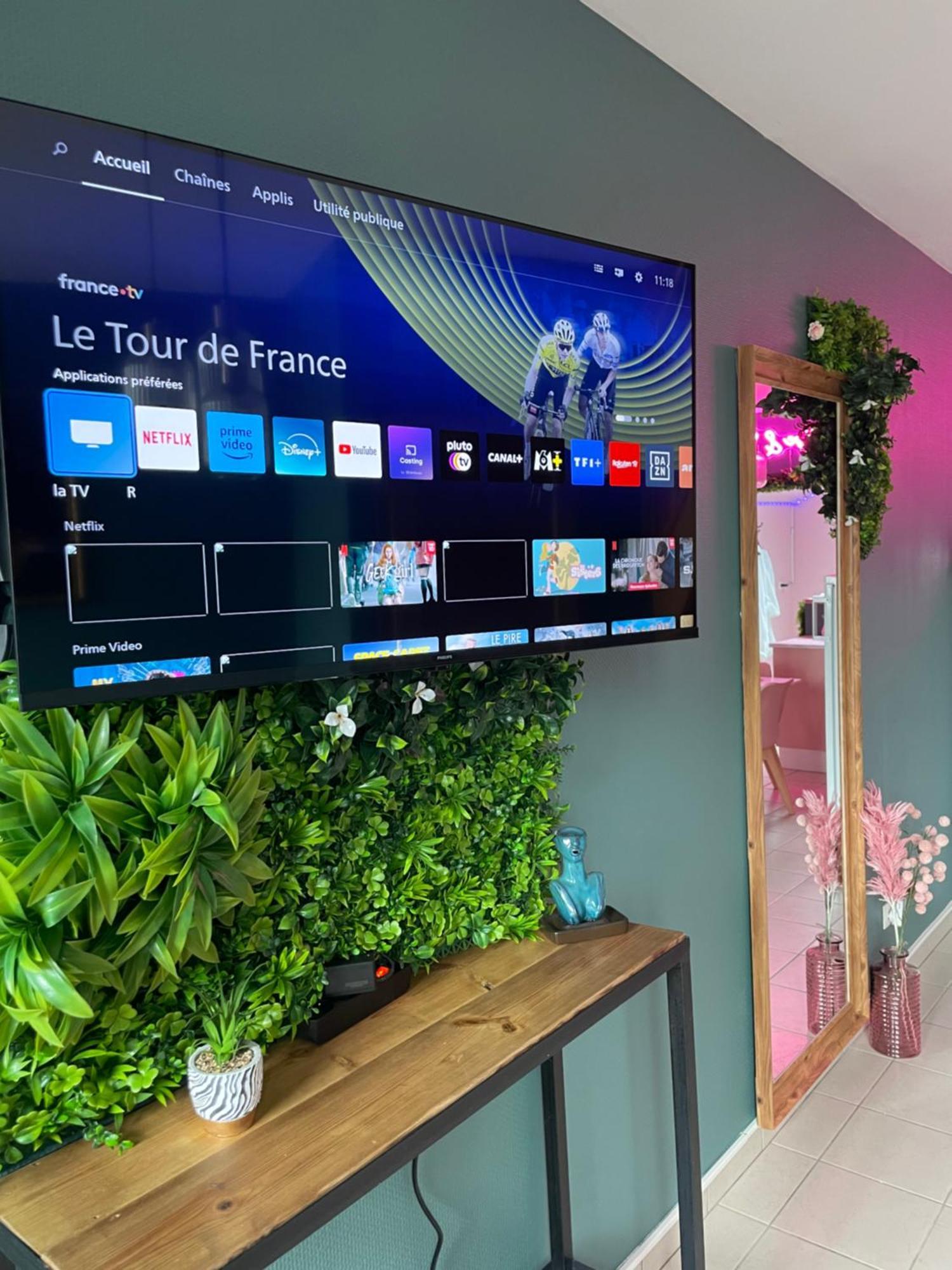 Maison Spacieuse Jacuzzi Wifi Netflix Quiévrechain Exterior foto
